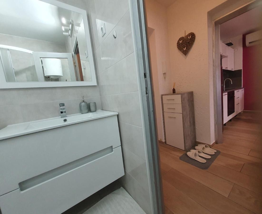 Apartman Ante Vinkovci Exterior foto